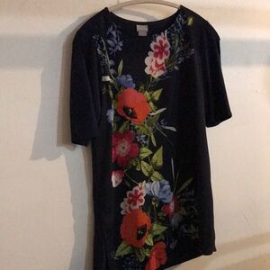 Chico's Tunic top with Floral Print. Size 0 Chico sizing. Small (4)